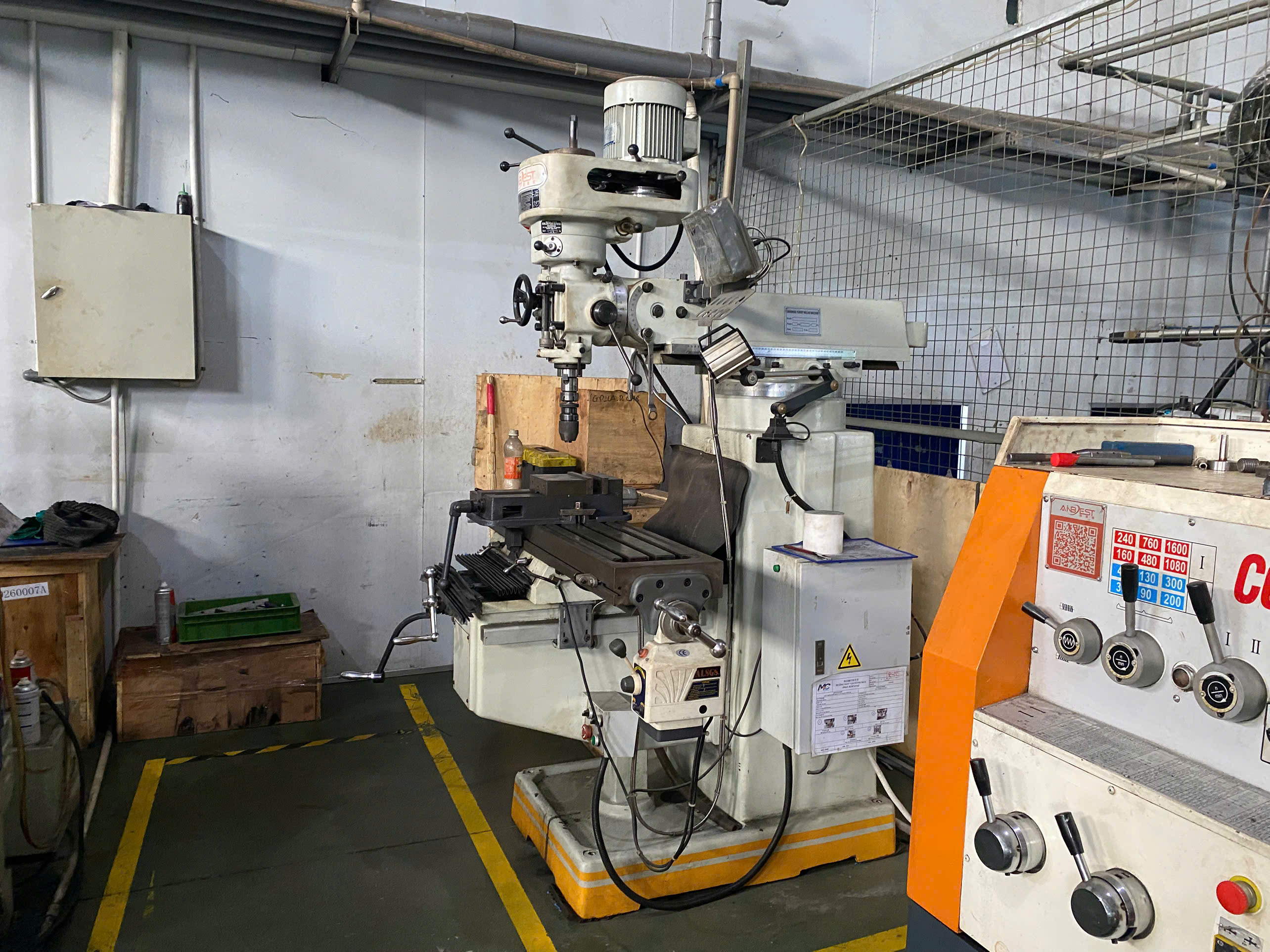 Milling machine.jpg
